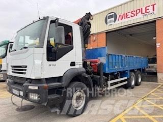 Iveco Trakker 310 Vlakke laadvloer met kraan