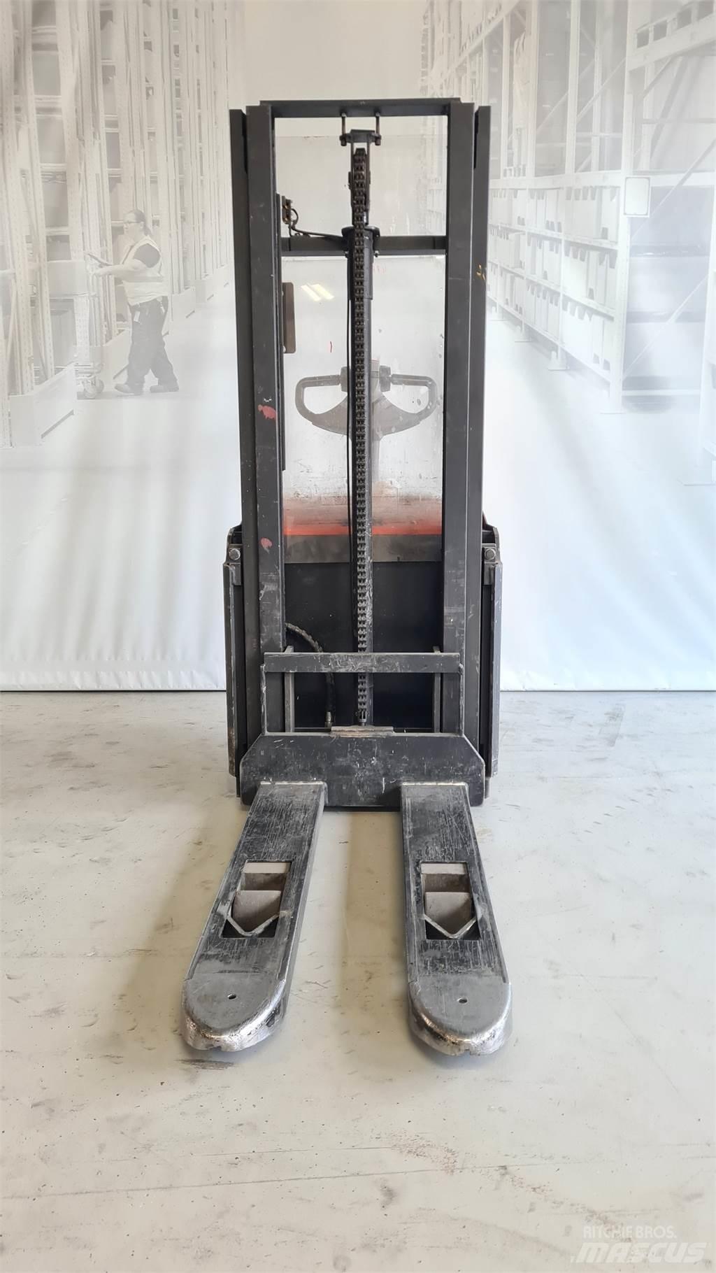 Toyota SWE120 Stapelaar meeloop