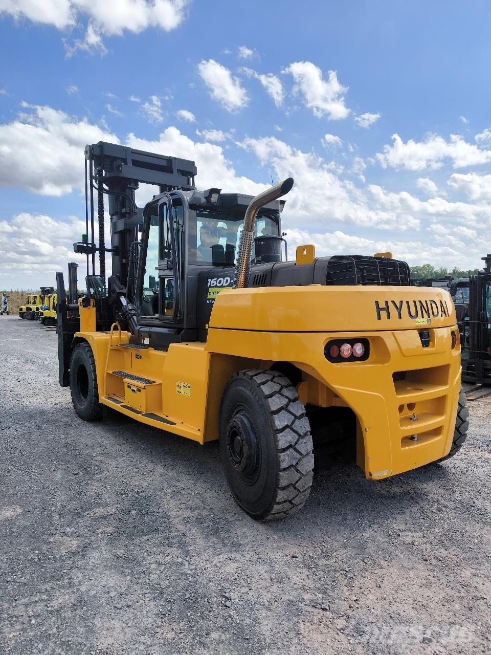 Hyundai 160D-9L Meeneemheftrucks