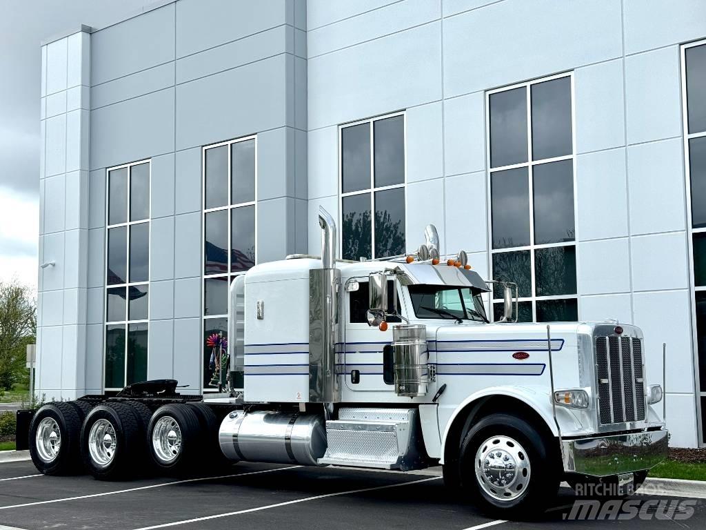Peterbilt 389 Trekkers
