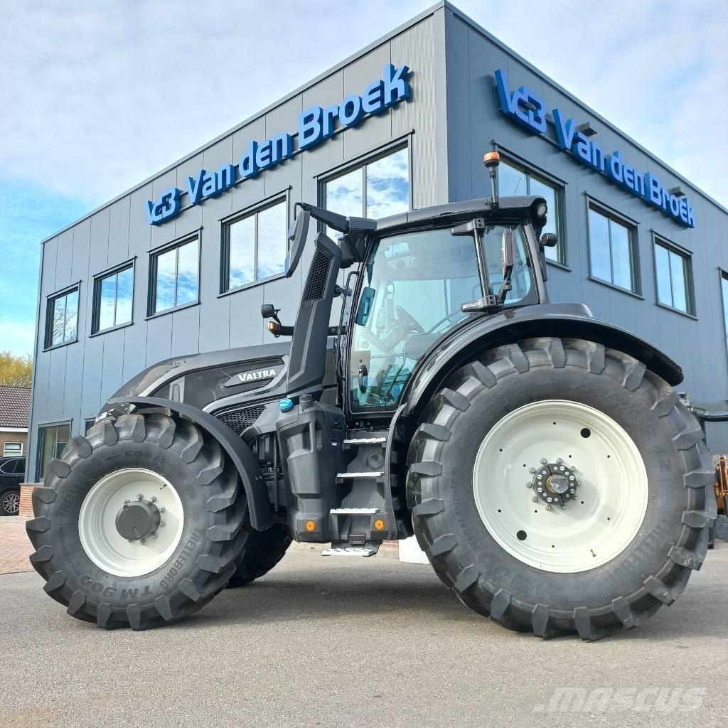 Valtra Q 305 DEMO Tractoren