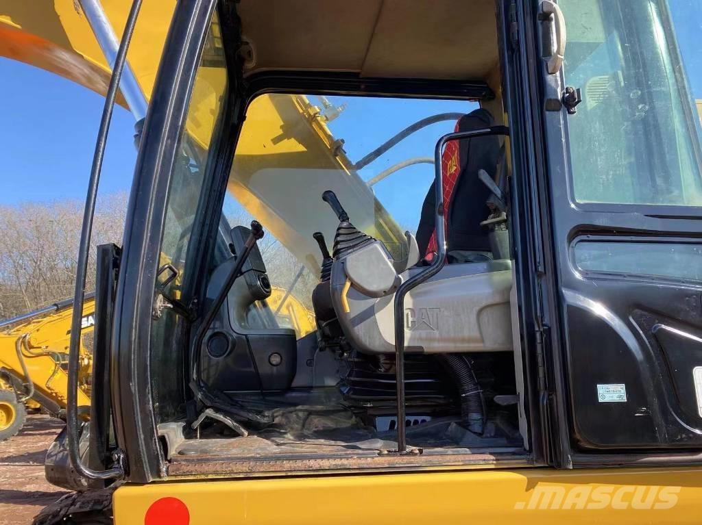 CAT 325 D Rupsgraafmachines