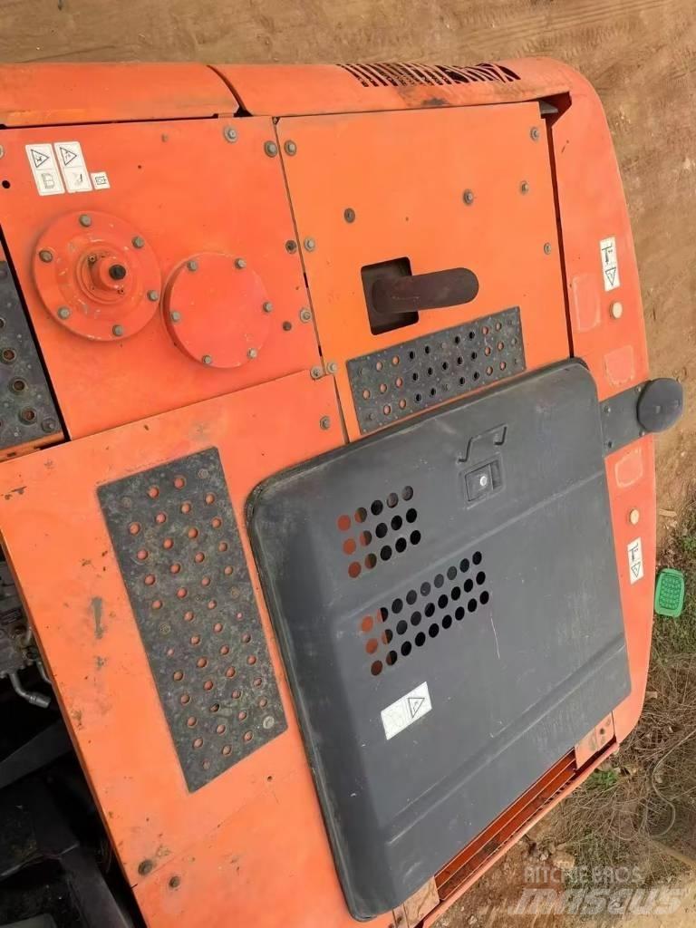 Hitachi ZX 200 Rupsgraafmachines