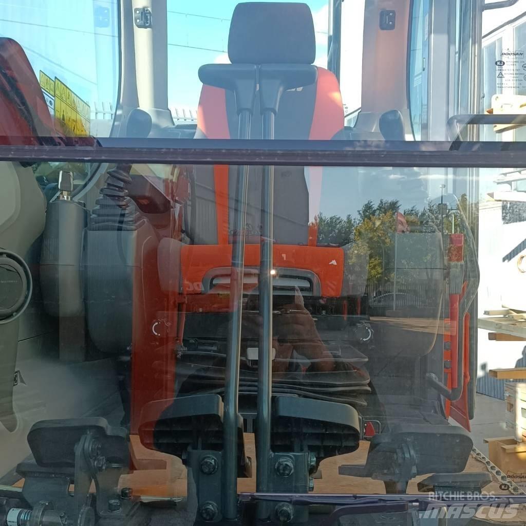 Doosan DX235NLC-5 Rupsgraafmachines