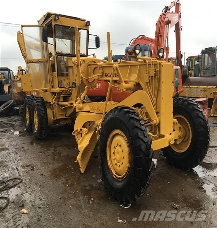 Komatsu GD 661 Graders