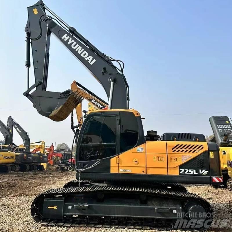 Hyundai R225 Rupsgraafmachines