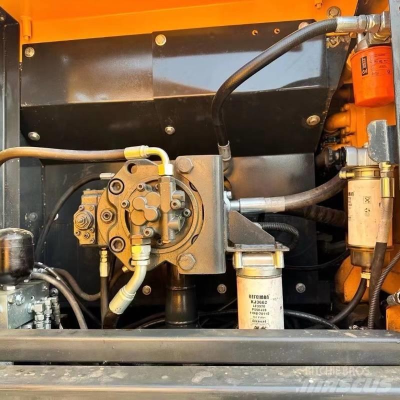 Hyundai R225 Rupsgraafmachines