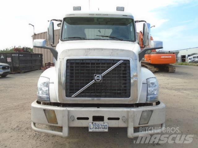 Volvo VNL Trekkers