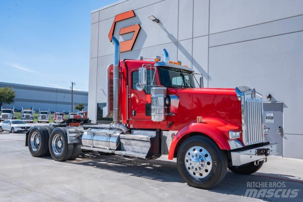 Kenworth W 900 Trekkers