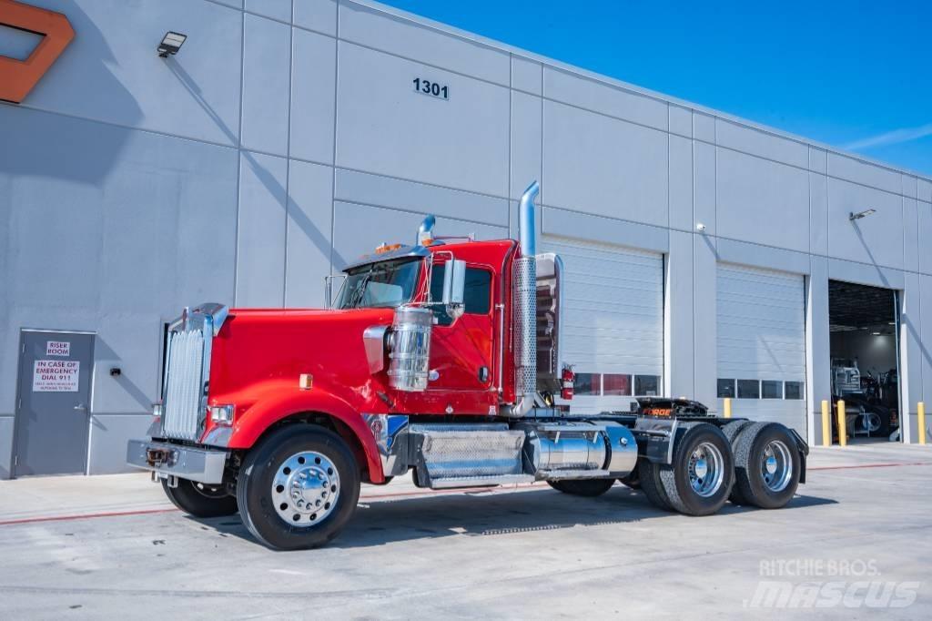 Kenworth W 900 Trekkers