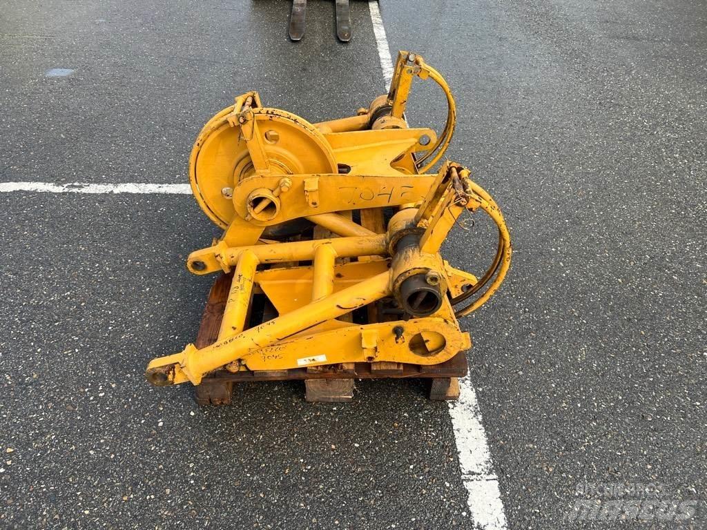Kobelco 7045 - Runners Kranen onderdelen en gereedschap