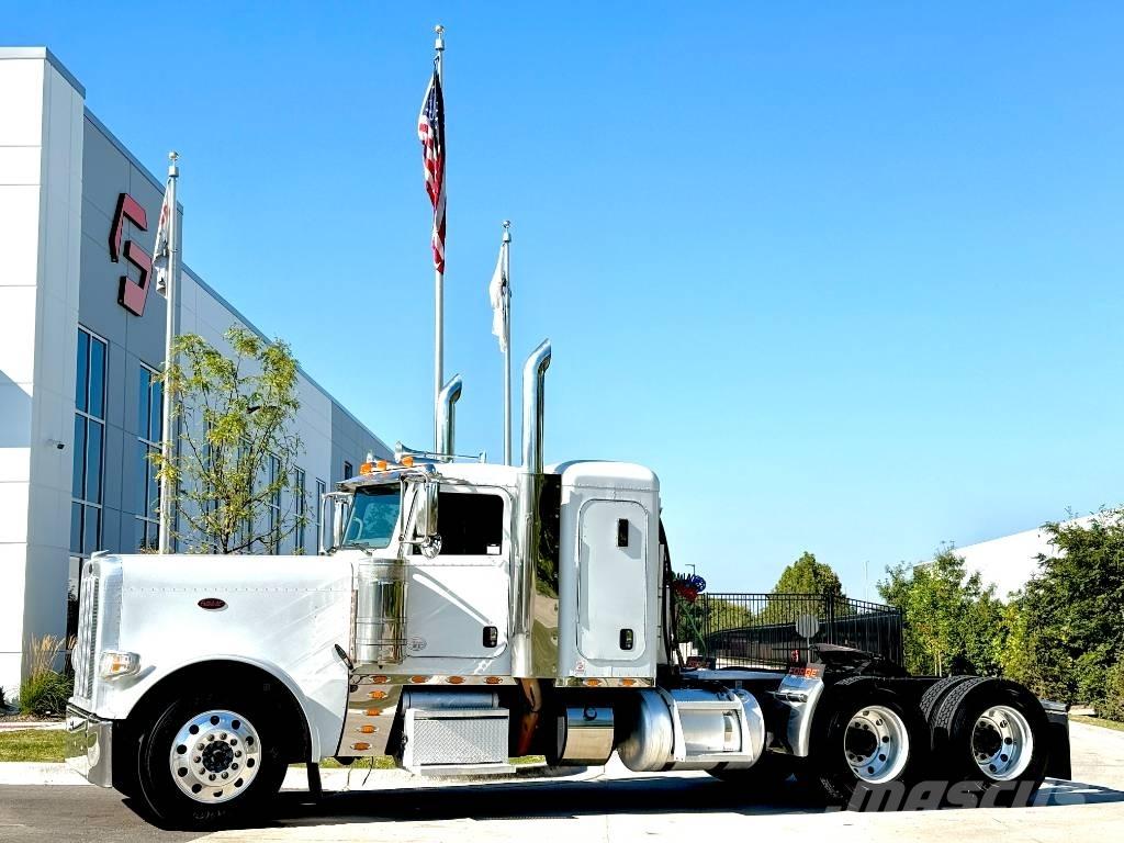 Peterbilt 389 Trekkers