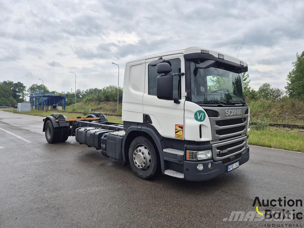 Scania P 450 Chassis met cabine