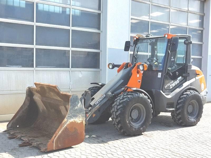 Hitachi ZW 95-6 Schrankladers
