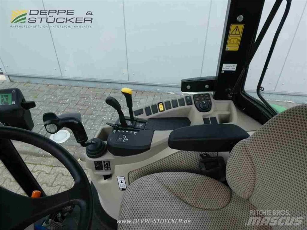 John Deere 3046R Compacttrekkers