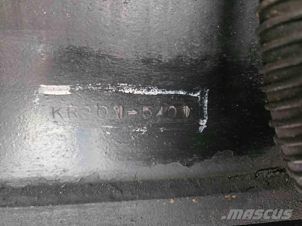 Kato KR 350-3 Ruwterrein kranen