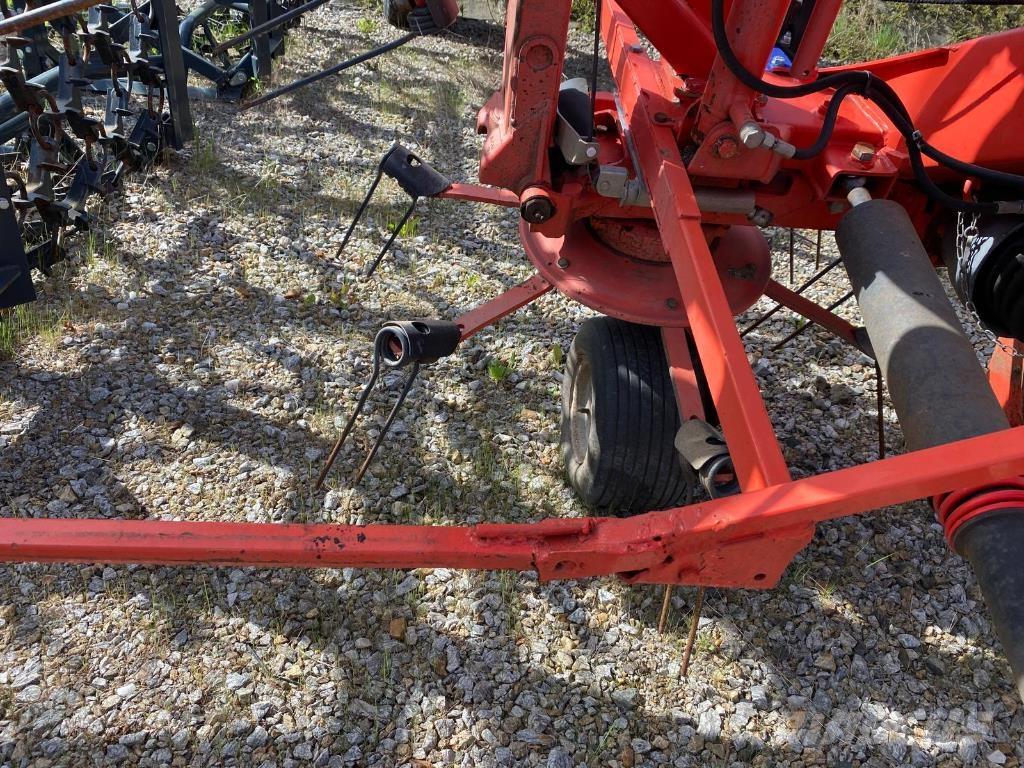 Kuhn GF8702 Schudders