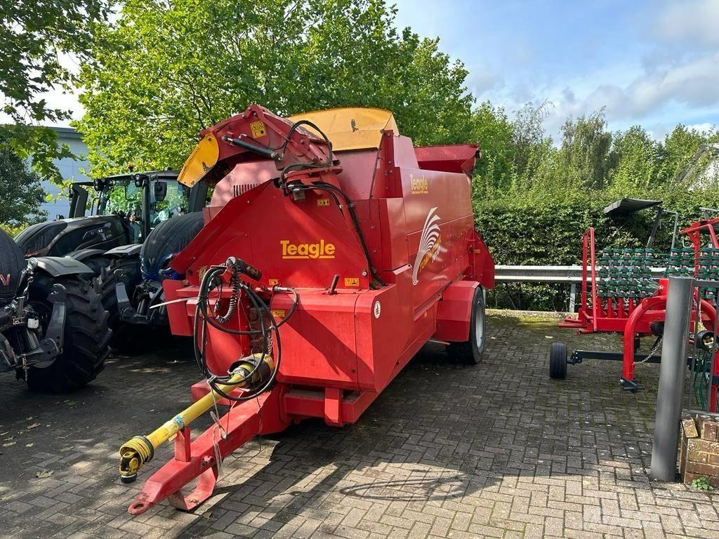 TEAGLE TOMAHAWK 1010 Balenhakselaars, -snijders en -afwikkelaars