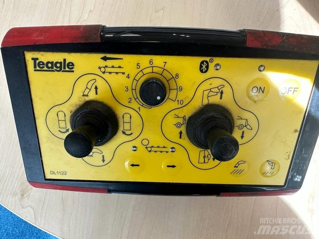TEAGLE TOMAHAWK 1010 Balenhakselaars, -snijders en -afwikkelaars