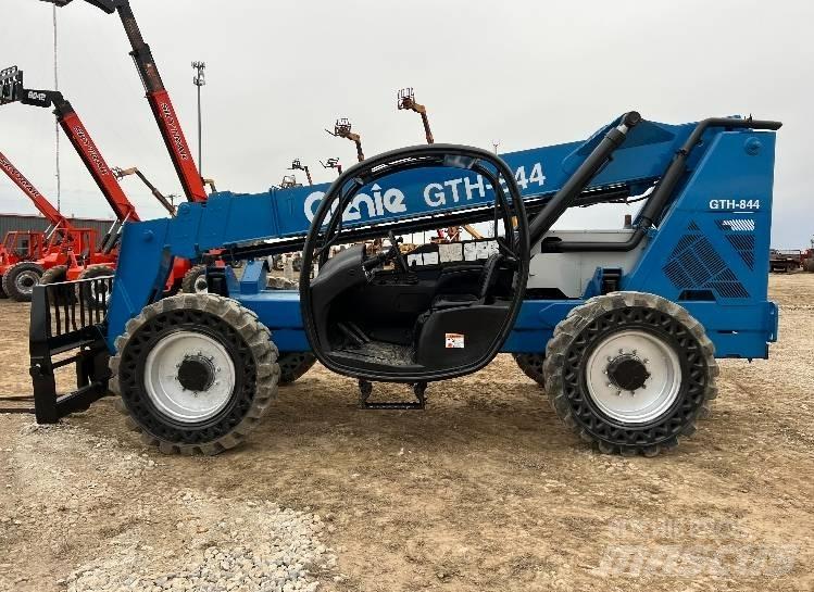 Genie GTH844 Verreikers