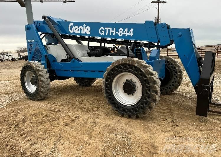 Genie GTH844 Verreikers