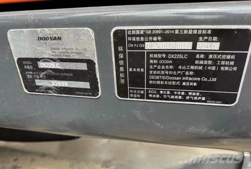 Doosan 225 DX Rupsgraafmachines