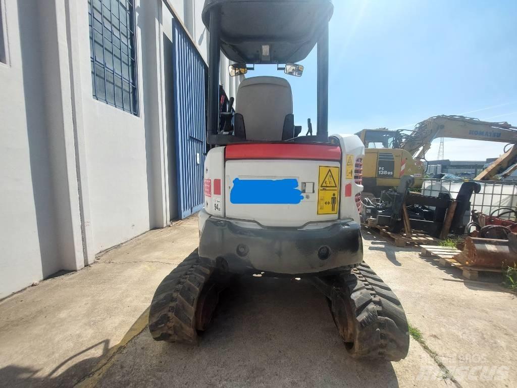 Komatsu PC27R-2 Minigraafmachines < 7t