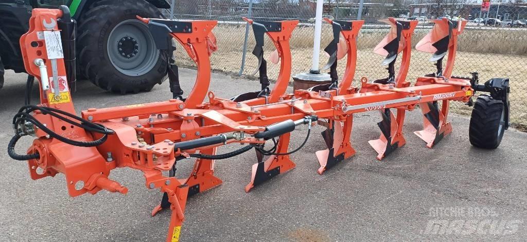 Kubota RM 2005 Wentelploegen