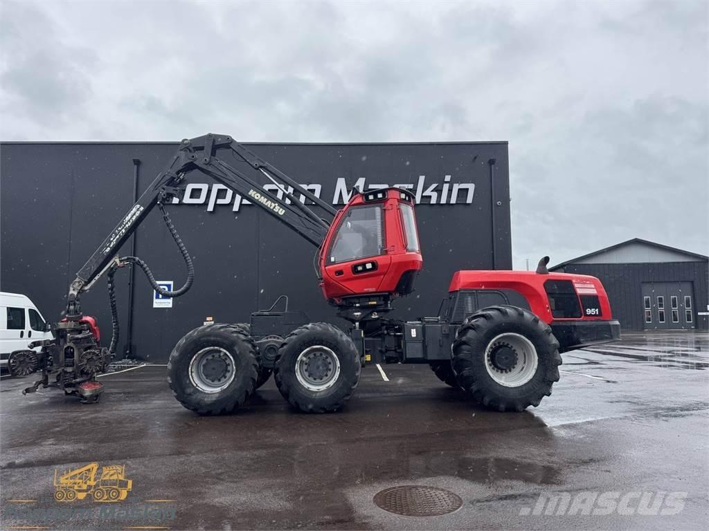Komatsu 951 Harvesters