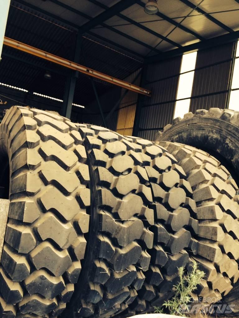 Goodyear 18R35 Banden, wielen en velgen