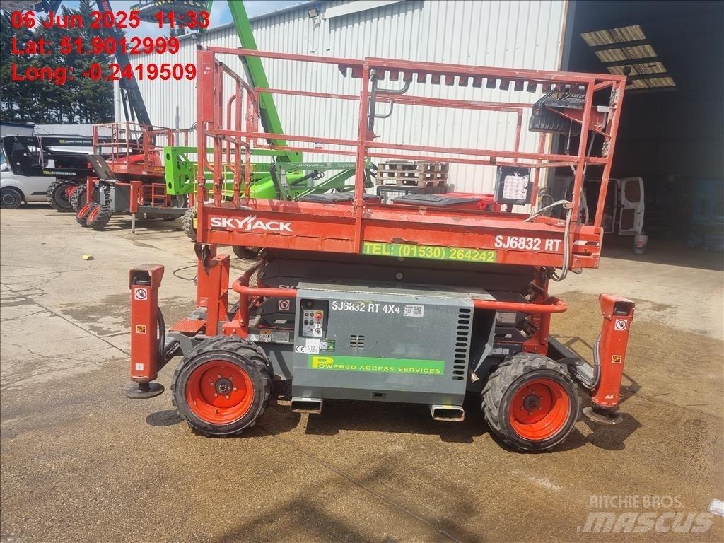SkyJack SJ 6832 RT Schaarhoogwerkers