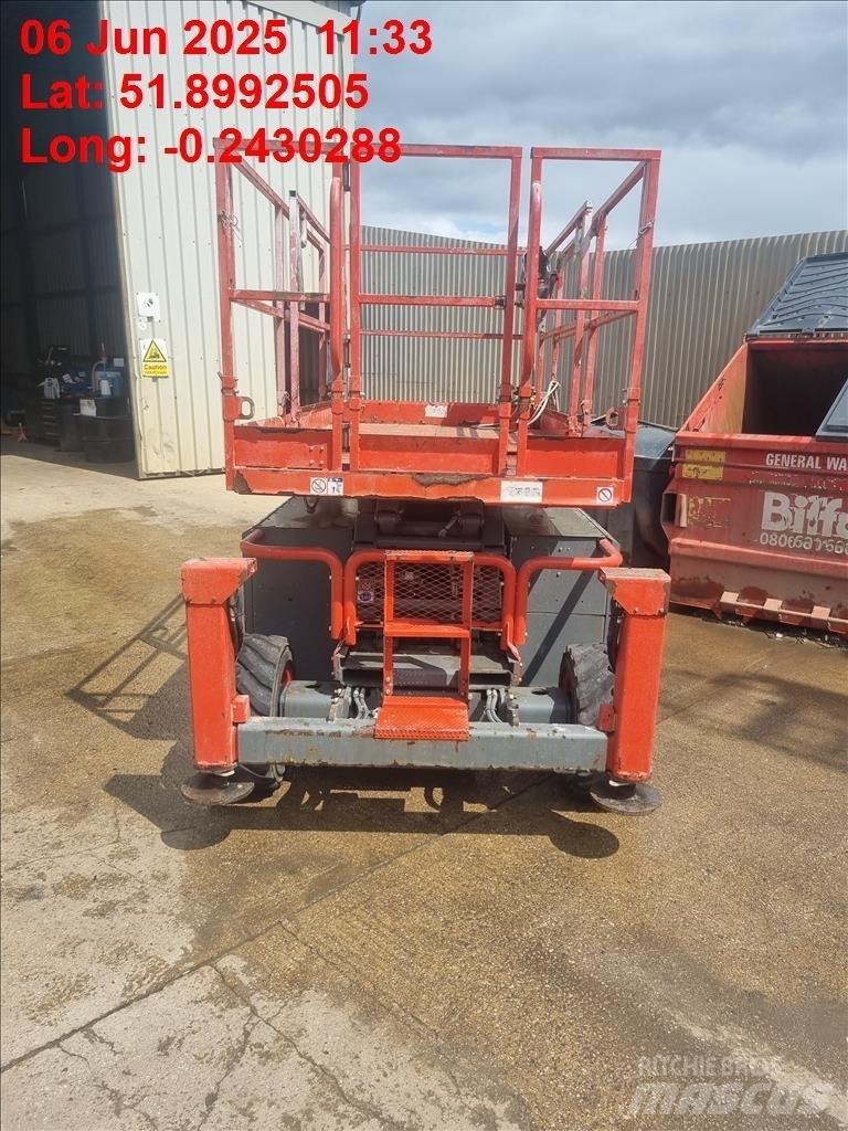 SkyJack SJ 6832 RT Schaarhoogwerkers