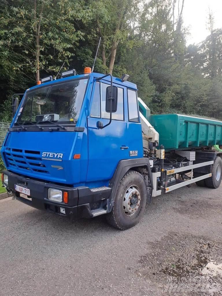 Steyr 19KP Vrachtwagen met containersysteem