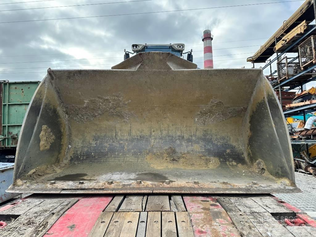 Liebherr L 566 Wielladers