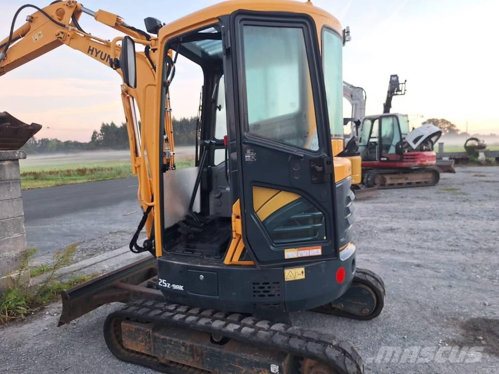 Hyundai 25 Z-9 AK Minigraafmachines < 7t