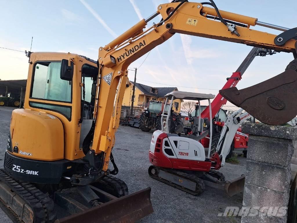 Hyundai 25 Z-9 AK Minigraafmachines < 7t