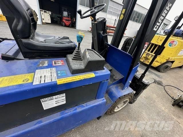 Clark EM 2,5 Elektrische heftrucks