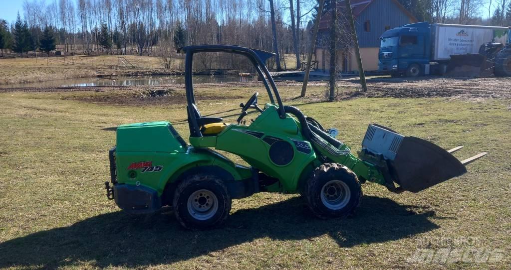 Avant 745 Miniladers