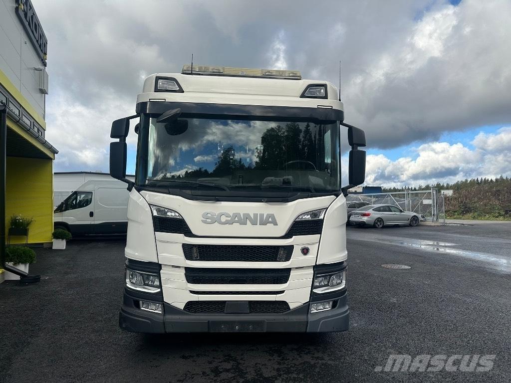 Scania P 370 6x2*4 Vrachtwagen met containersysteem
