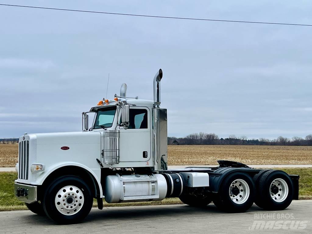 Peterbilt 389 Trekkers
