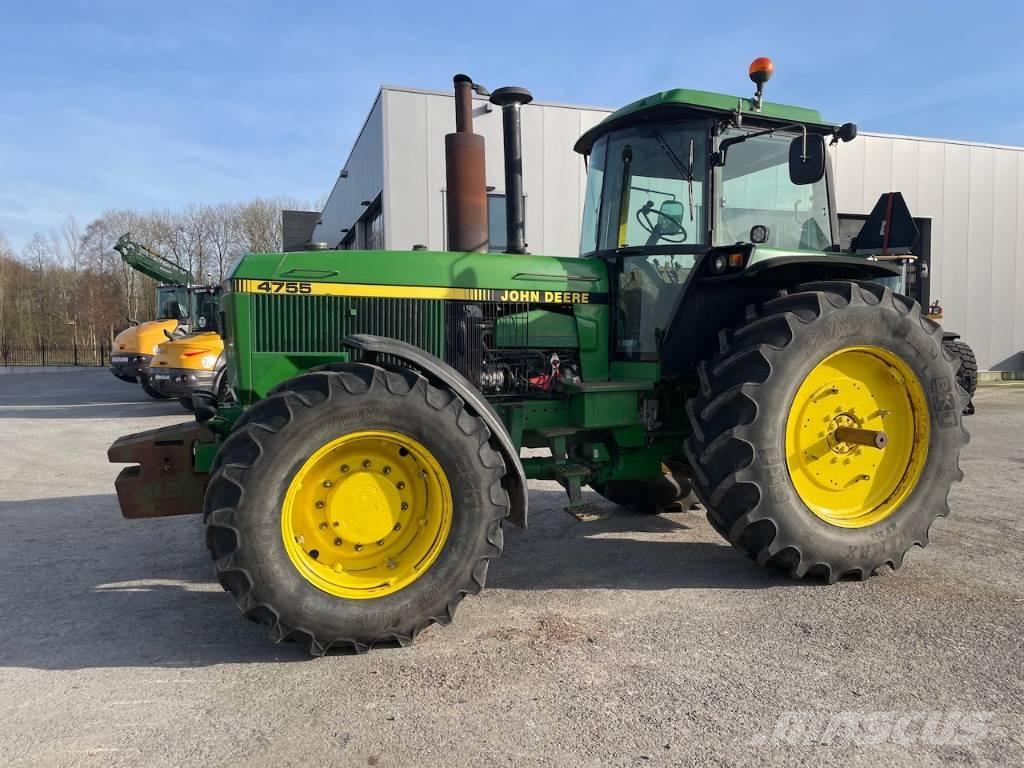 John Deere 4755 Tractoren