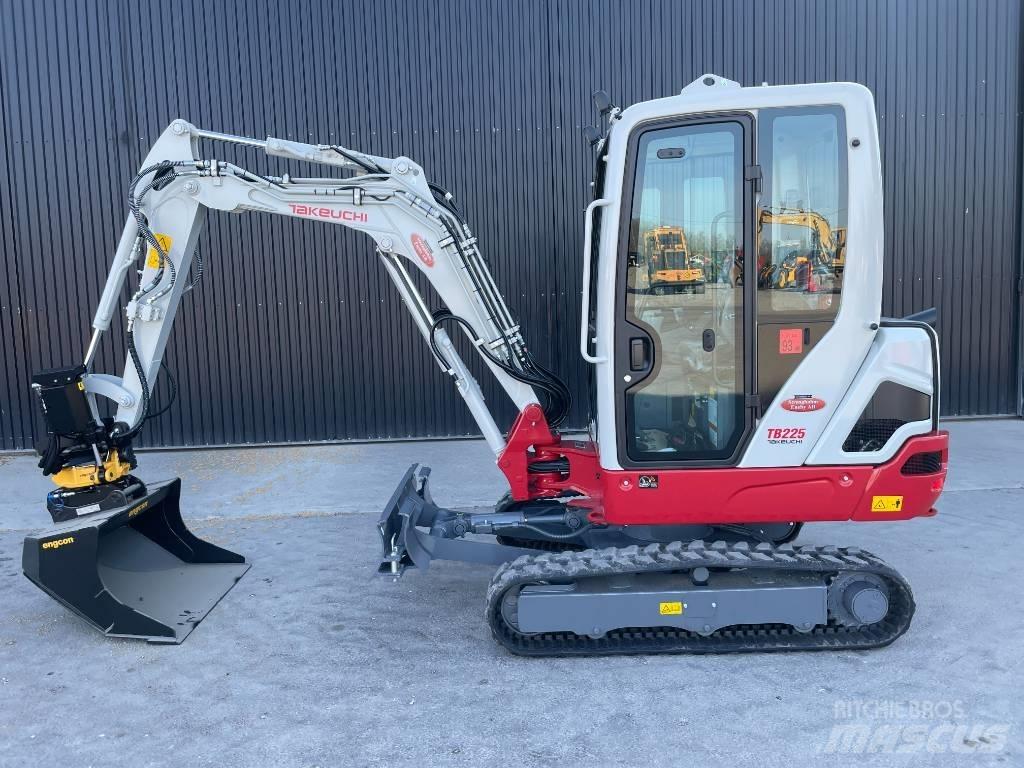 Takeuchi TB 225 Minigraafmachines < 7t