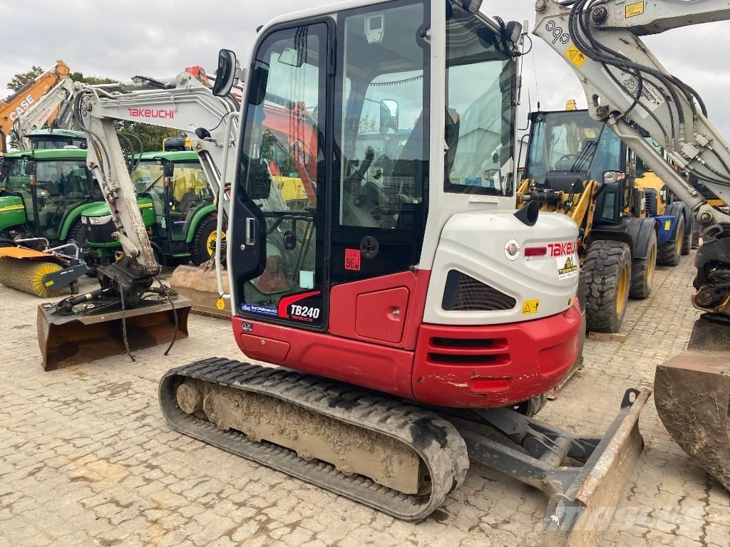 Takeuchi TB 240 Minigraafmachines < 7t
