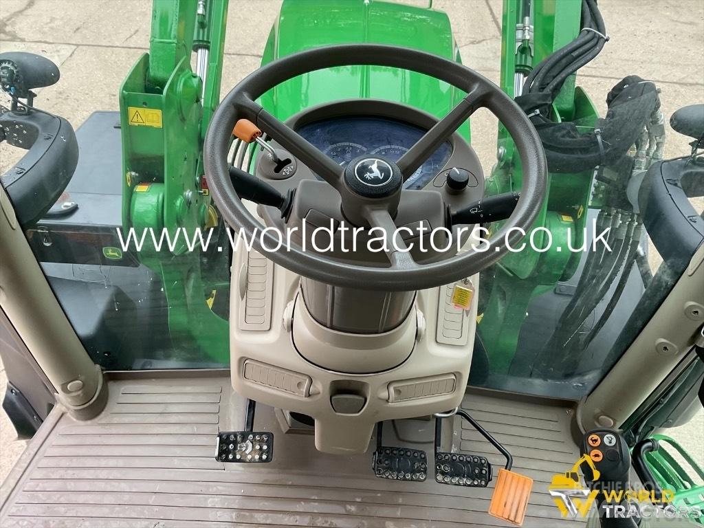 John Deere 6130 R Tractoren