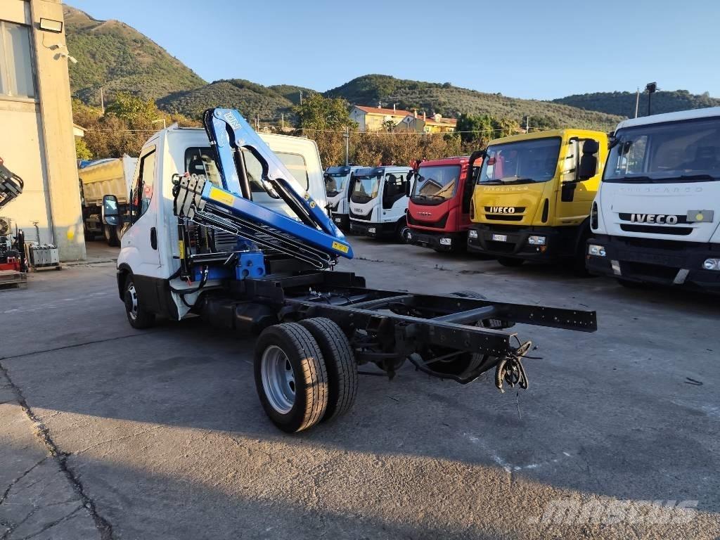 Iveco Daily 35-150 Vlakke laadvloer met kraan