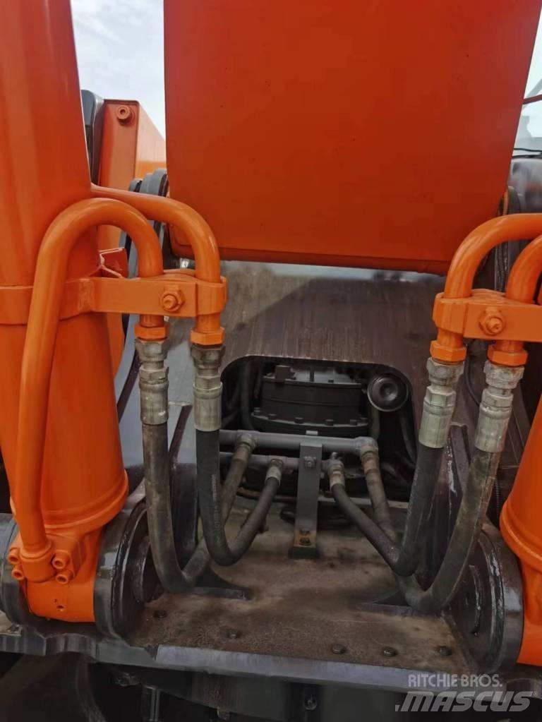 Hitachi ZX 240 Rupsgraafmachines