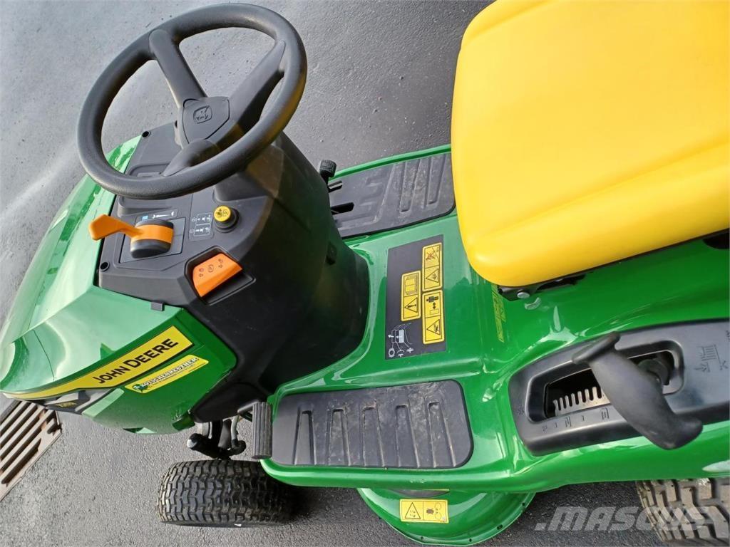 John Deere X147R Greensmaaier