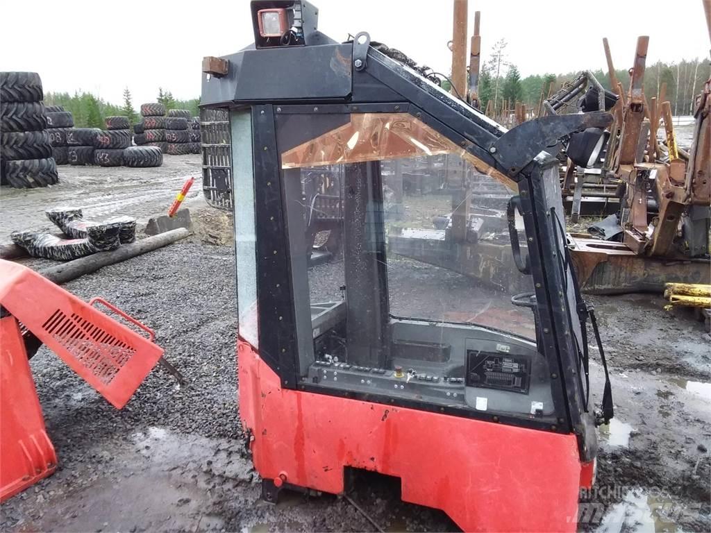 Valmet 911.1 Cabine en interieur