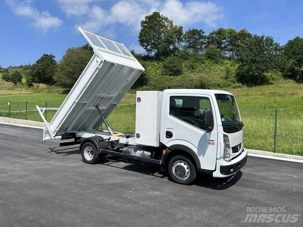 Renault Maxity Bestelwagens met open laadbak