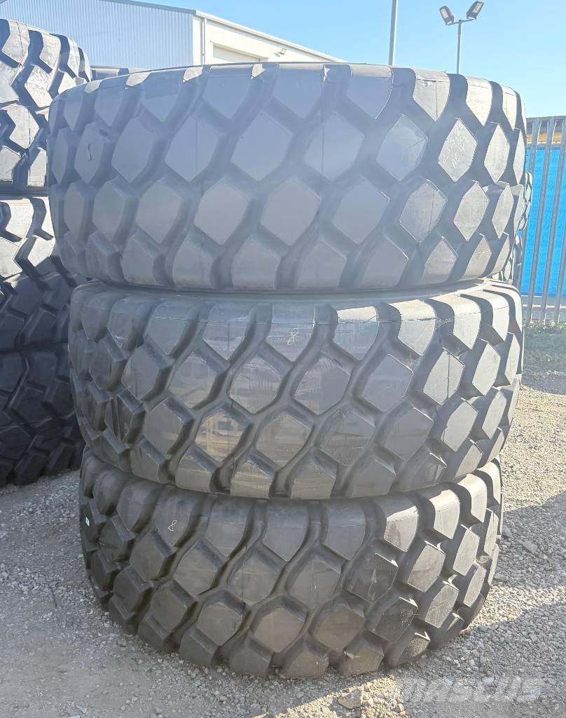 Aeolus 23.5R25 L4 Banden, wielen en velgen